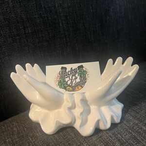 Cool vintage hands card or photo display